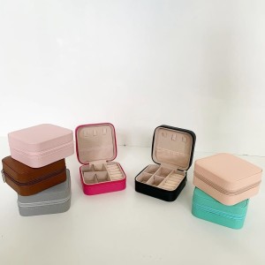 D069*CX200 PORTA JÓIAS COM A SUPERFÍCIE EXTERIOR EM MATERIAL PLÁSTICO